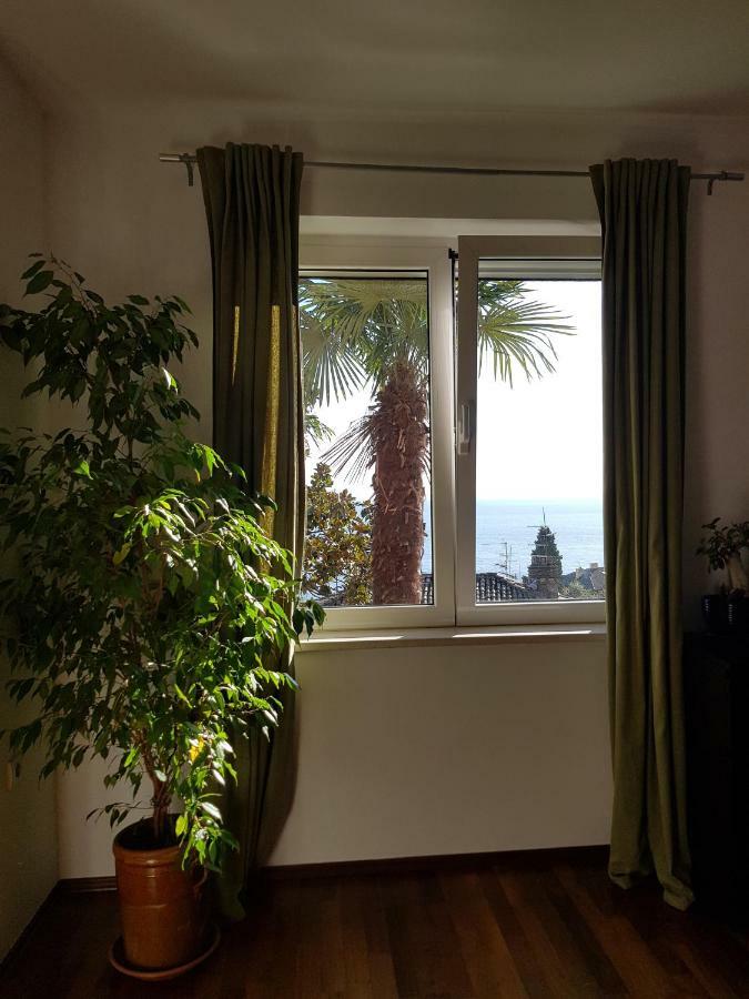 Sunny Apartment 150 M From The Sea Opatija Exterior photo